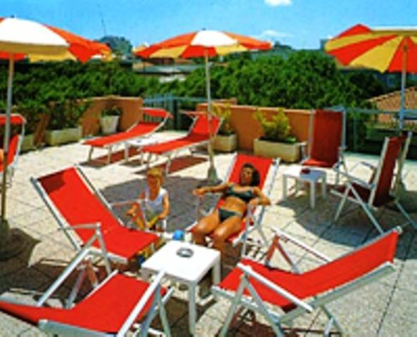 Hotel Peonia Rimini Esterno foto