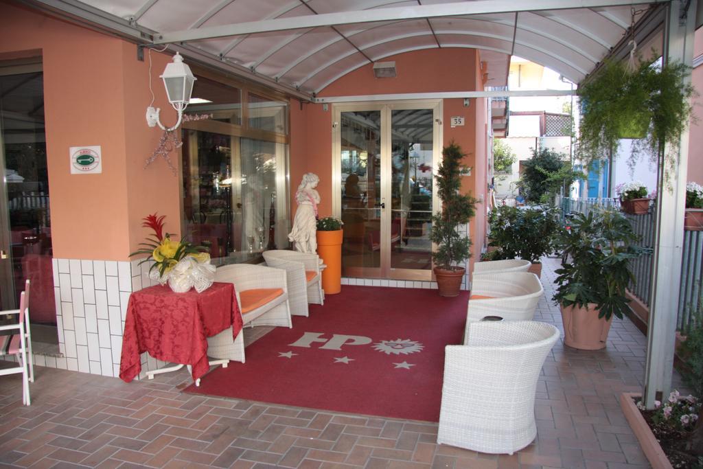 Hotel Peonia Rimini Esterno foto