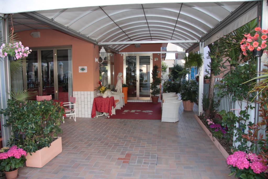 Hotel Peonia Rimini Esterno foto