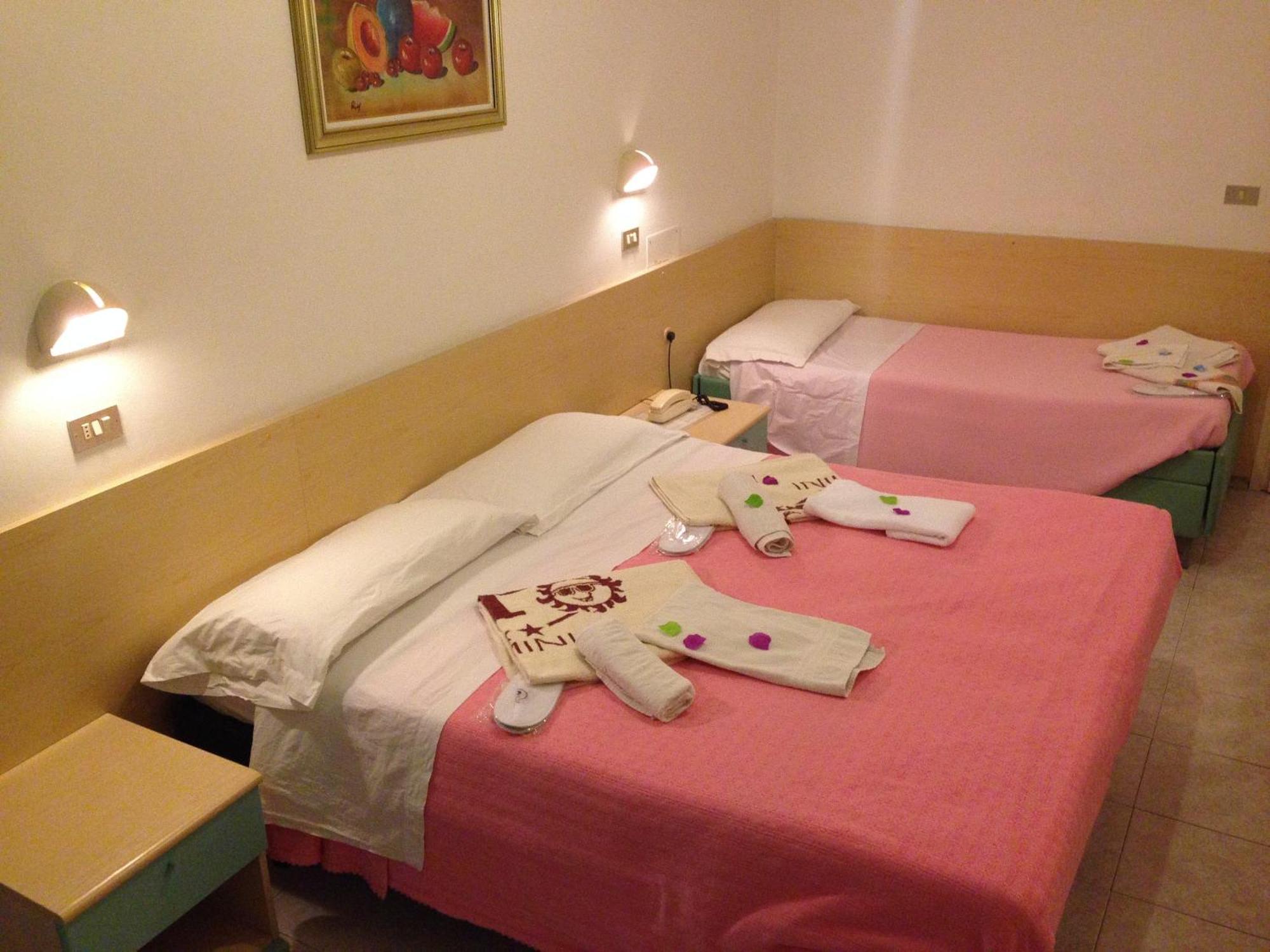 Hotel Peonia Rimini Camera foto