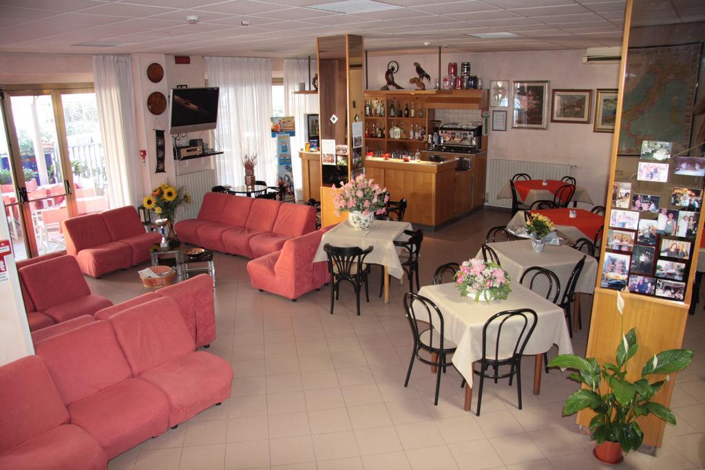 Hotel Peonia Rimini Esterno foto