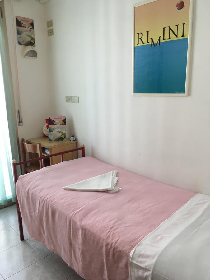 Hotel Peonia Rimini Esterno foto