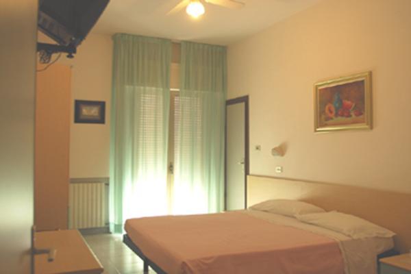 Hotel Peonia Rimini Esterno foto
